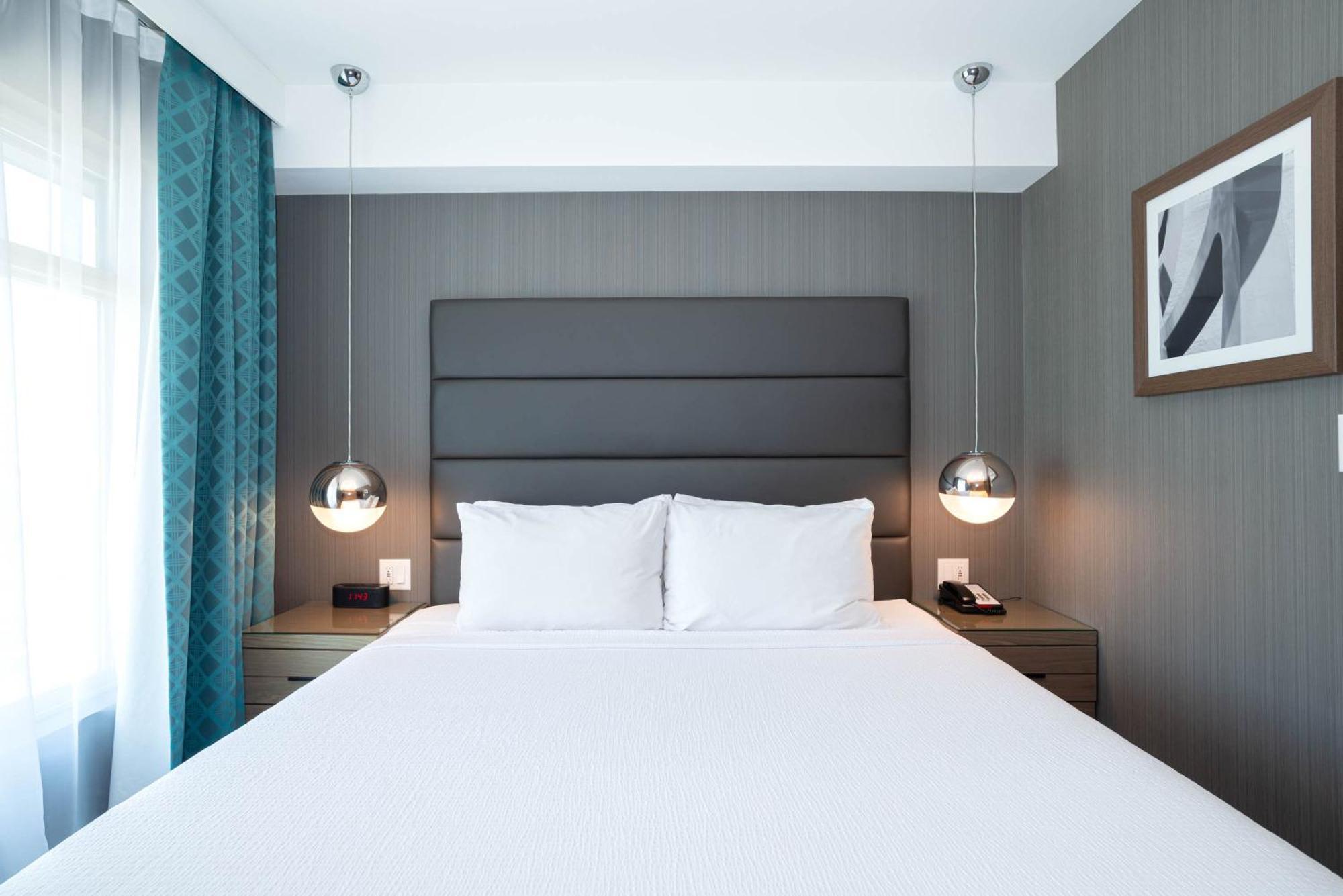 Signature Suite, 1 King Bed, Sofa Bed, Kitchenette,1530812737:JPEG